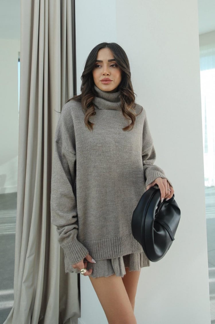 Women's Oversized Sweater - Cozy & Stylish Knitwear